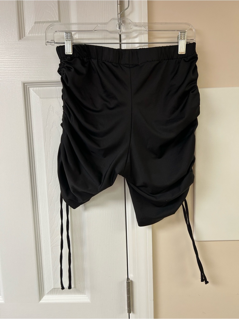 Guess Ruched Shorts - Picture 2 of 5